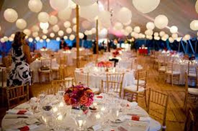 Resultado de imagen para weddings in a tent ideas